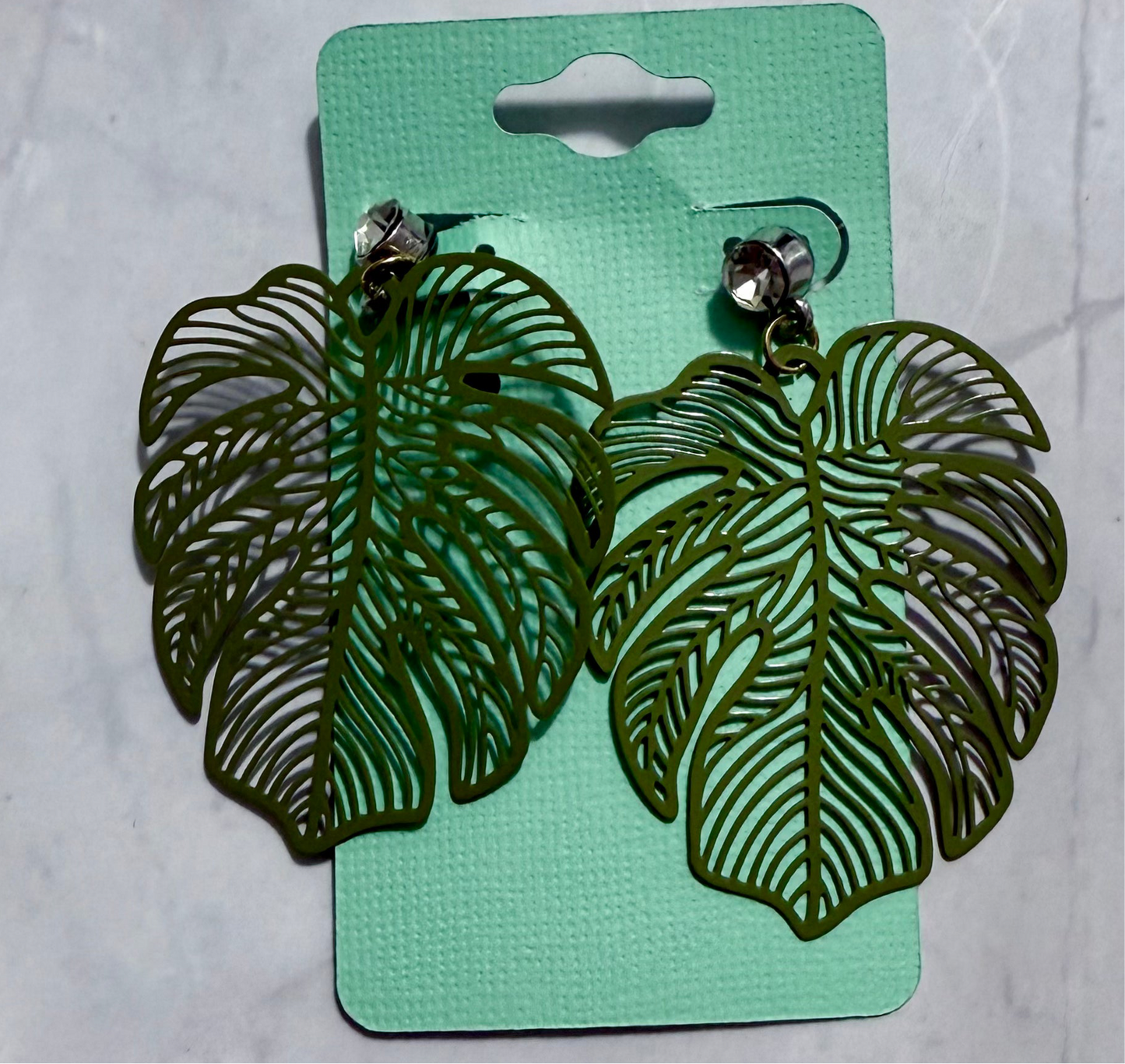 Monstera Leaf Dangle