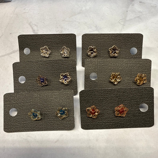 Gold Lined Flowers Stud Earring
