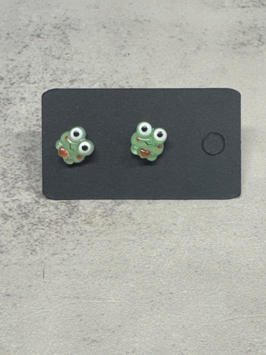Froggy with Heart Stud Earring