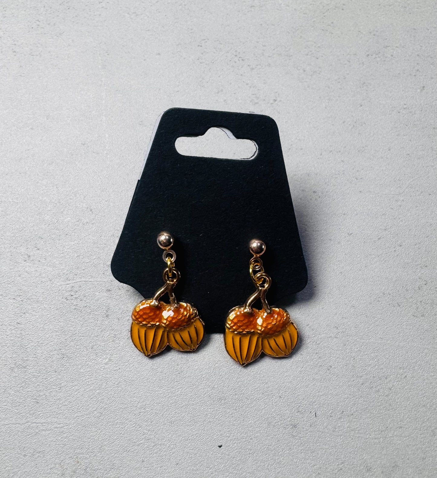 Acorn w/ Ball Dangle