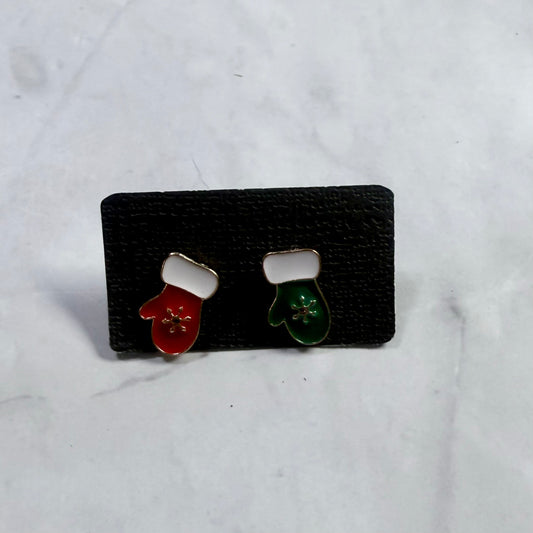 Mismatched Mitten Stud Earring